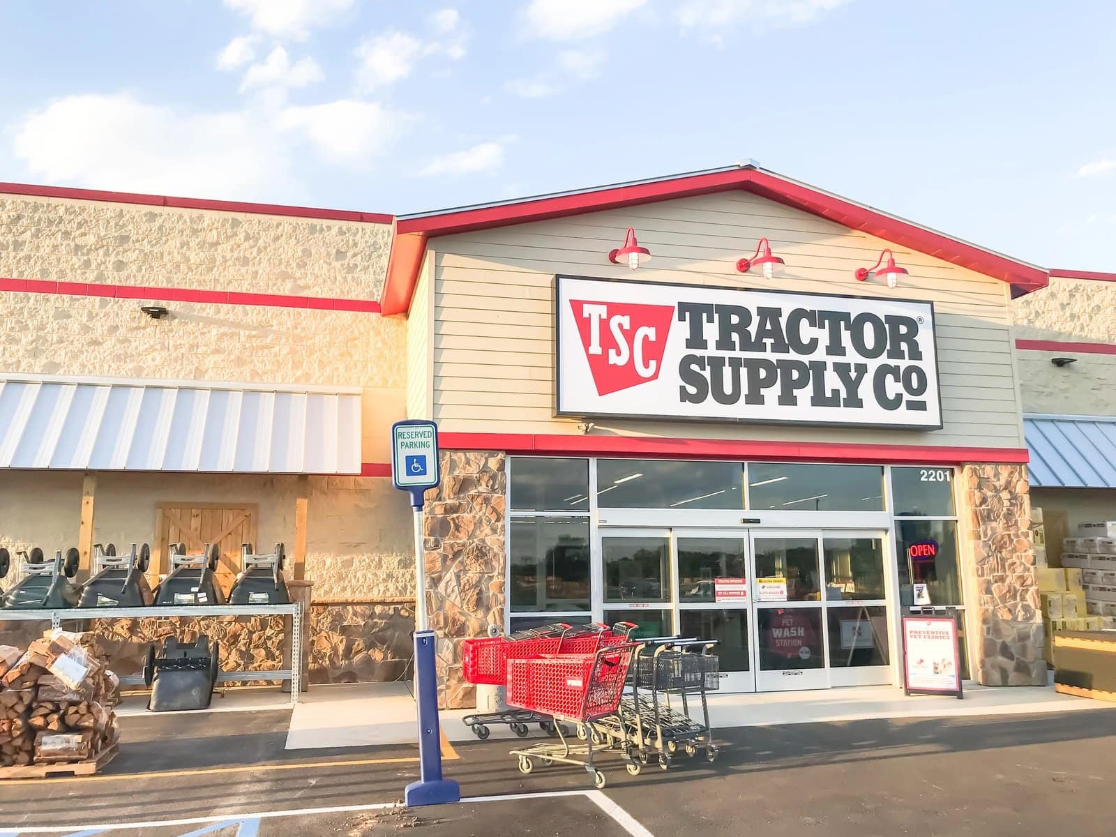 Tractor Supply Company's Expansion in Last Mile Delivery